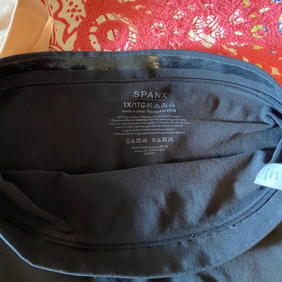 NWOT~SPANX Higher Power Short~Size 1X~Black - Picture 2 of 4